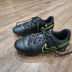 Nike Kids Black Soccer Shoes